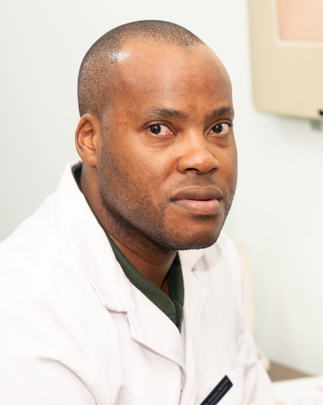 Dr. Georges Mouen Mbangue